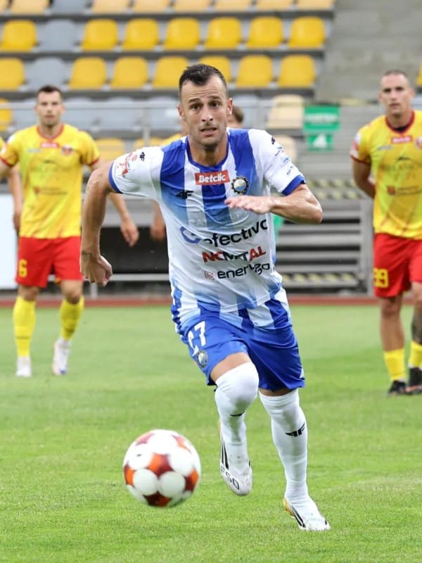 Ale Díez, talento español en el FKS Stal Mielec