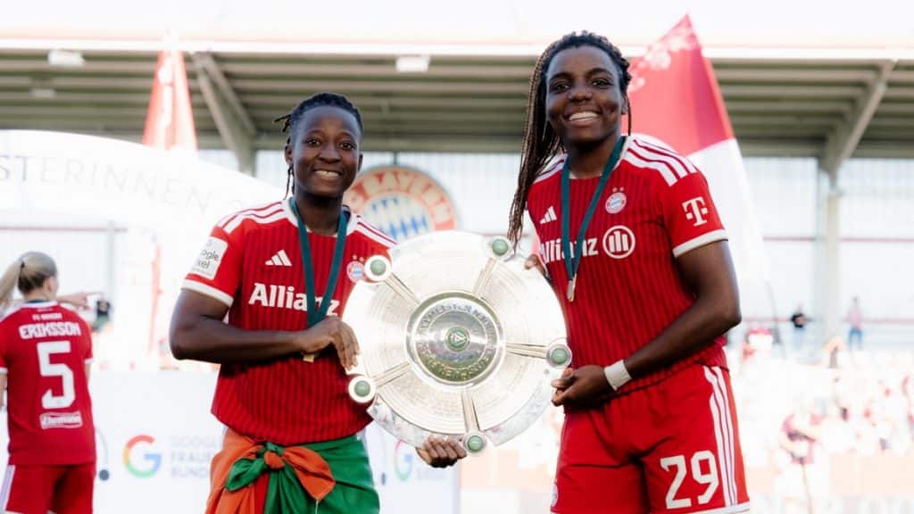 Edna Imade y Amani Kakounan festejan la Bundesliga femenina lograda