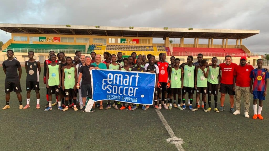 Emart&Soccer, durante su visita a Senegal