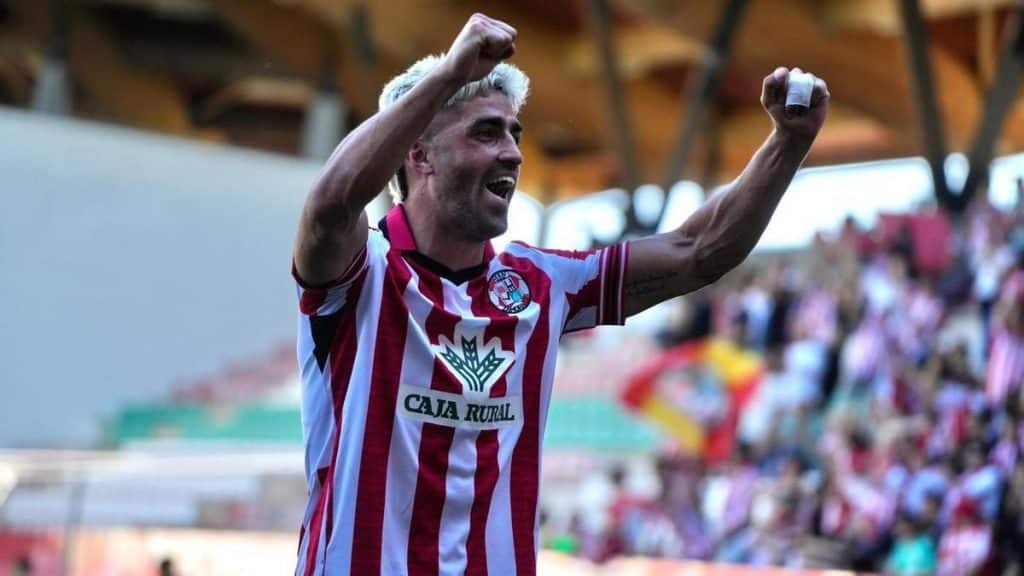 Miki Codina da el salto a LaLiga Hypermotion con el CE Sabadell