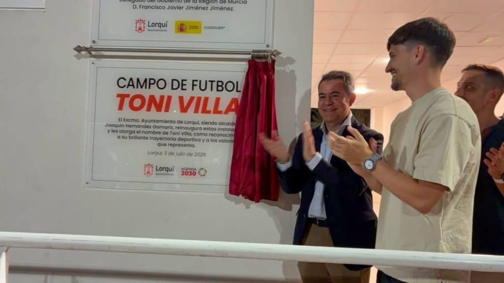 El campo de fútbol de Lorquí ya lleva el nombre de Toni Villa